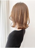 外はねボブ　ボブルフ　シナモンベージュ くびれヘア