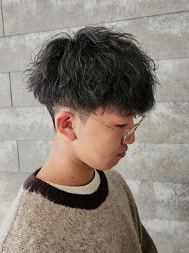 ニアウ 伊勢崎連取店(Niau) 刈り上げマッシュ波巻きスパイラルパーマメンズショート