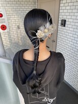 ソノ(sono)&nbsp;タイトヘア　ローポニー　編み下ろし　袴ヘアセット　水引