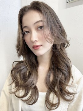 ルアナ(Luana.) 動きのあるレイヤーカットとグレージュの柔らかさが大人可愛い◎