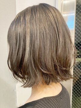 イルダバイグラッシー センター北(iluda by glassi) 切りっぱなしボブ×グレージュカラー【中村隆寛】