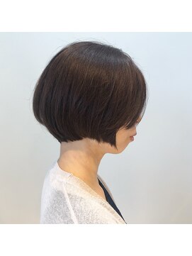 トイロ(toiro) salon work ラウンドショートボブ