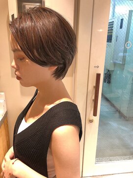 シー 柏(sii.) 【sii.柏】柔らかい質感の大人センターパートショート