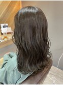 セミロング×オリーブベージュ