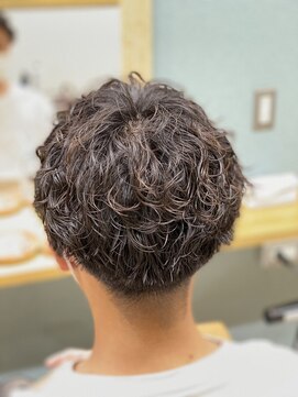 カフカ 亀有(KAfKA) スパイラルパーマ/20代/30代/スーツ/短髪