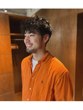 ヨロヘアー(YOLO hair) メンズパーマ/スペインカール/メンズカット/眉毛