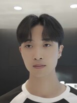 アルム オモテサンドウ(ALLM omotesando) 韓国ヘア チャ・ウヌ風 コンマヘア ダウンパーマ メンズ 表参道
