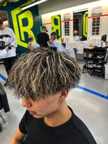 ダズルヘアラッシュ(DAZZLE hair RUSH)&nbsp;束感縦落ちツイスト×金メッシュ