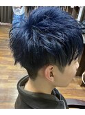 ネイビーカラー×スパイキーショート