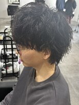 ヒュイル バイ ニアウ(Hwyl by Niau) メンズマッシュウルフ前上がりウルフパーマツイストパーマ