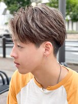 ハイライトセンターパートメッシュダブルカラーツーブロック