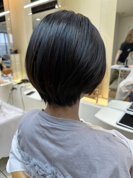 クオリス 上板橋店(QUALIS) 30代40代暗髪透明感グレージュ切りっぱなしボブ美髪