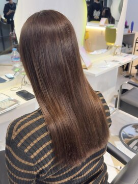 ラビスモア(Lovis moa) 上尾/ダブルカラー/ブリーチ無し/白髪ぼかし/韓国