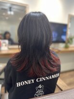 美容室エルカミノ&nbsp;ロングウルフにインナーレッド