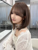 マウルルナ(MAEUL luna)&nbsp;流し前髪　小顔顔まわりカット　ミディアムレイヤー　栄