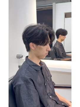 オン(on.) シルエット綺麗なセンターパート