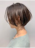 ショートボブ、グレージュ、グラデーションカラー