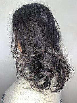 オーストヘアジジ(Aust hair Gigi) コントラストハイライト×モノトーングレージュ