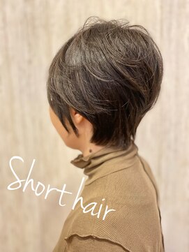 メルドゥ(Mel deux) グレージュ×ショート