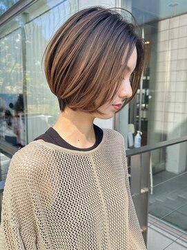ビュートリアム 南青山(BEAUTRIUM) 大人の丸みが可愛い前下がりショートボブ前髪なし30代40代50代