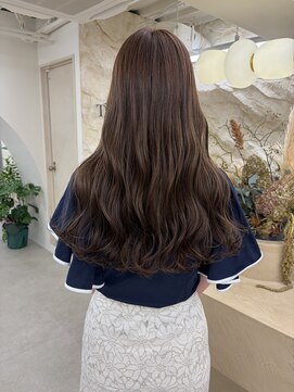 ティエリー 新宿(Tiely) グレージュ/くすみブラウン/透明感カラー/ロングヘア/秋カラー