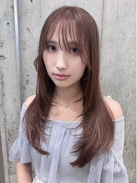 サンク 原宿 表参道(cinq) ハイトーンカラーミディアムレイヤーカットヘーゼルベージュボブ