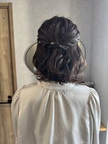 エレ('ele)&nbsp;ハーフアップ　ボブアレンジ