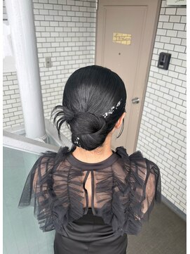 ソノ(sono) シニヨン カチモリヘア タイトヘア 金箔 お呼ばれヘア