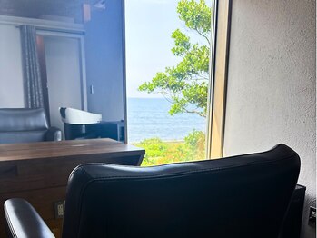 オト(oto)の写真/居心地の良さにこだわった上質空間。海が見える個室で、本物志向の大人女性が心からリラックスできるサロン