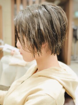 ユキオ オブ ヘアー(YUKIO of Hair) 無造作カールなヘルシーレイヤー☆丸みショートボブ