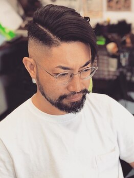 バーバーショップ エイチツー(BARBERSHOP H2)の写真/【全MENUシェービング付き◎】"カッコいい"は"身だしなみ"。ヘアスタイルと共にワンランク上の自分を。