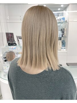 トニーアンドガイ 広尾店(TONI & GUY) ミルクティーベージュ×ロブ
