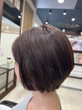 ステララヴェスト(Stella L'ovest) ショートボブ