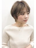 ブルーグレージュの透明感と可愛い色っぽい束感ショート 関田