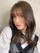 ビュートリアム 南青山(BEAUTRIUM)&nbsp;ロングレイヤー くびれ アッシュベージュ 表参道20代30代40代