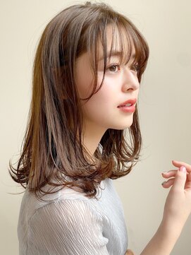 トゥーナ 表参道(tona) 小顔カット・外ハネボブ・くびれヘア・ペールベージュ