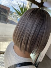 プアナナラ(pua nanala) シルバーグレージュ