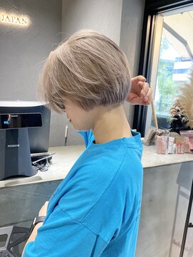 アクトジャパン グランドセントラル 博多リバレイン店(ACT JAPAN GRAND CENTRAL) ベージュ