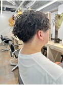 ツイストスパイラルパーマメンズマッシュ刈り上げ 奥東巧真