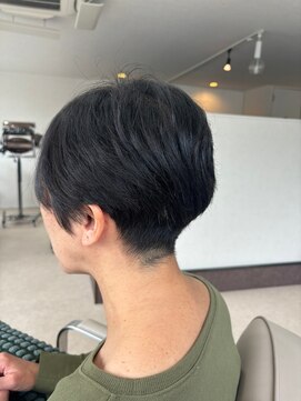 トゥットヘアー(Tutto hair) 地毛風ワンカラー*刈り上げ立体感ハンサムショート20代30代40代