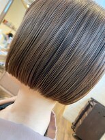 アグラントープ(a Gland taupe)&nbsp;ぱつっとラインミニボブ