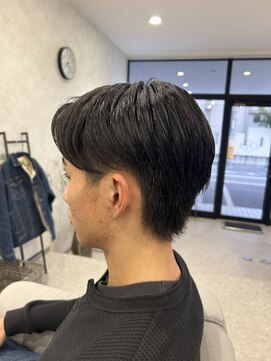 バーバーサンクチュアリ(Barber Sanctuary) センターパートｘウルフ