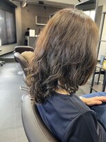 シーン(SeeN.) パーマはレイヤーを入れて軽い動きの出るスタイルに