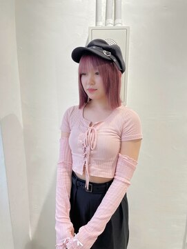 ミュー(Mu) 帽子にも似合うハイトーンボブ　寒色系ピンク