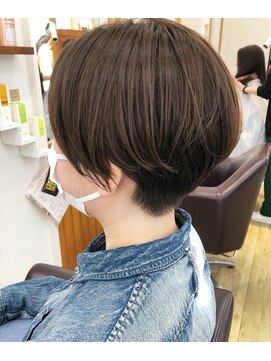 ウム(umu) 刈り上げショートボブ