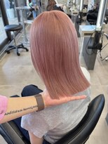 ローレン(Lolen.)&nbsp;ミディアムヘア　ピンクベージュ
