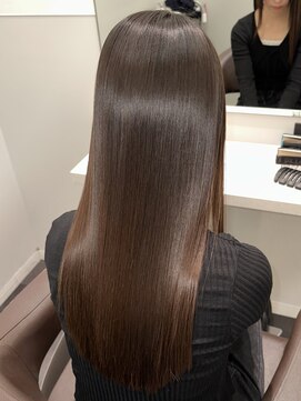 ウィステリア(Wisteria) 黒髪ストレートロングレイヤーミディアム髪質改善ストレートヘア