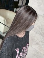 ライン(LYNE) 透明感/ブラウン/コントラストハイライト/ロング