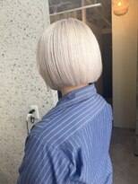 ラニヘアサロン(lani hair salon)&nbsp;ホワイトカラー/あごボブ/ハイトーン/ケアブリーチ/きりっぱなし