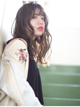 クラウン ヘア ラウンジ(CROWN hair lounge) イエローインナーで決めすぎず、かっこ可愛い やさぐれウェーブ